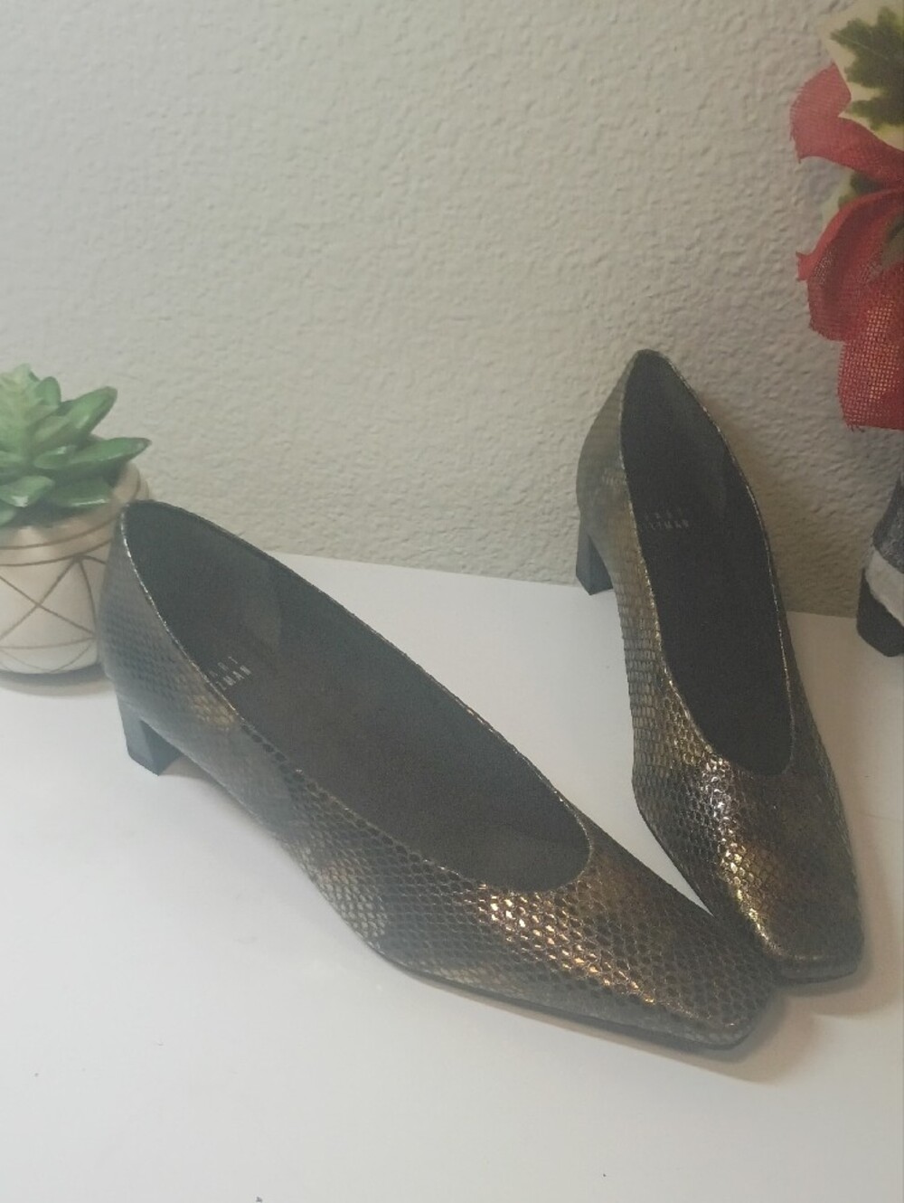 Stuart Weitzman Metallic Gold Snake-Embossed Pumps - Picture 11 of 12